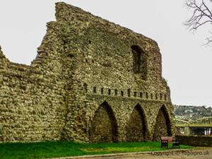 Rochester castle wall