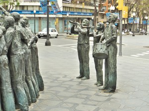 Tarragona band statue